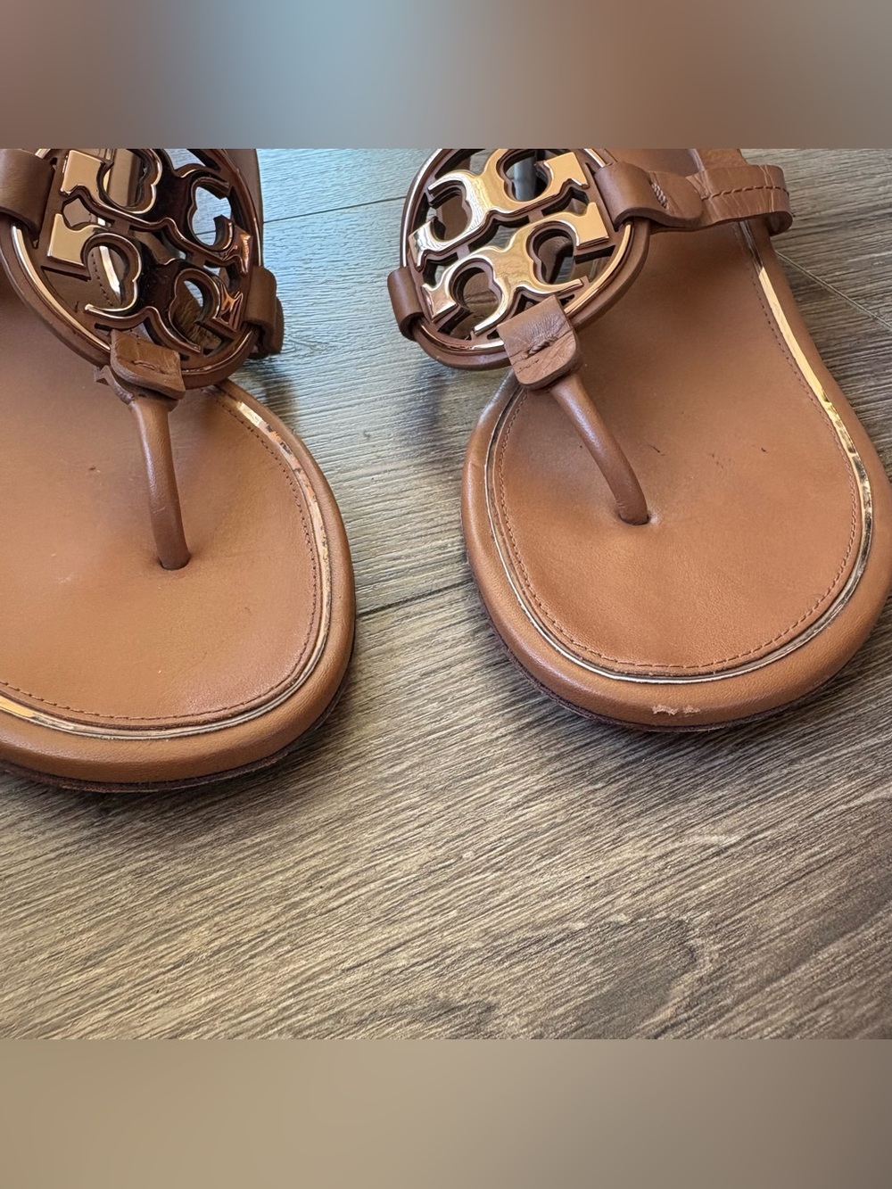 Tory Burch Miller Low Heeled Sandal Tan and
Gold 8 1/2 - Picture 7 of 7